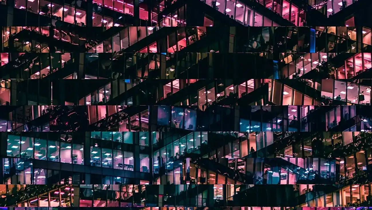 lowglitchphoto-1480944657103-7fed22359e1d-glitched-1300